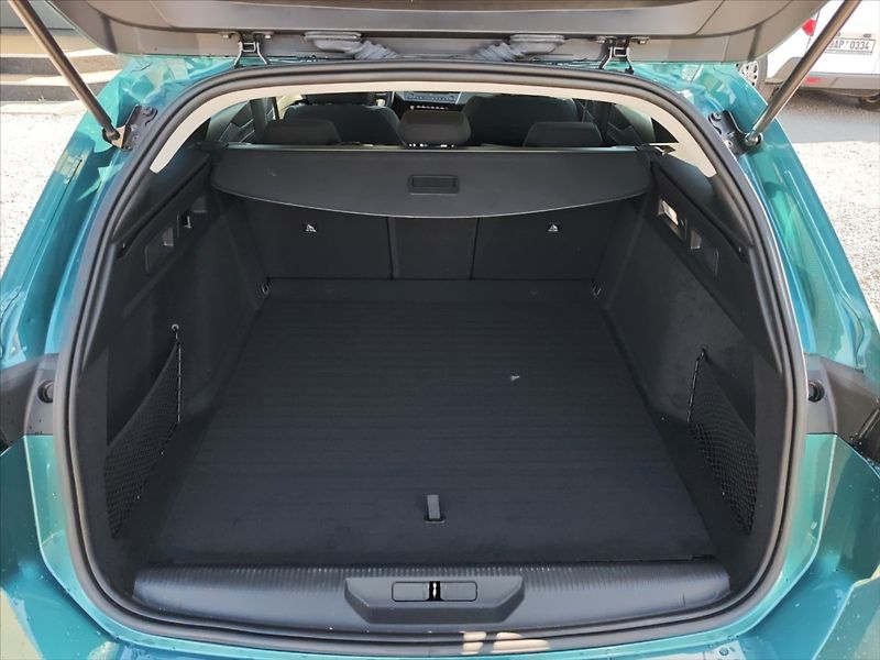 Peugeot 308 1,2 PT 130 ACTIVE - fotka 6 z 11