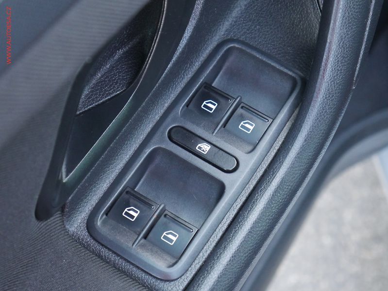 Škoda Fabia (2013) 1.2 TSi, ČR, Elegance - fotka 18 z 21