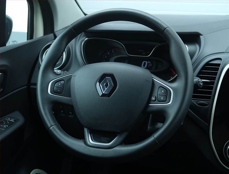 Renault Captur (2018) 1.2 TCe, Automat, Serv.kniha - fotka 22 z 22