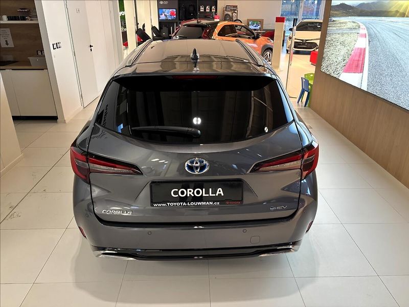 Toyota Corolla 1,8   TS Style HEV - fotka 6 z 7