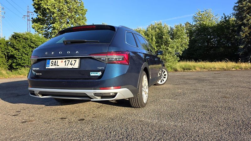 Škoda Superb (2022) Scout 2.0 TDi - fotka 18 z 32