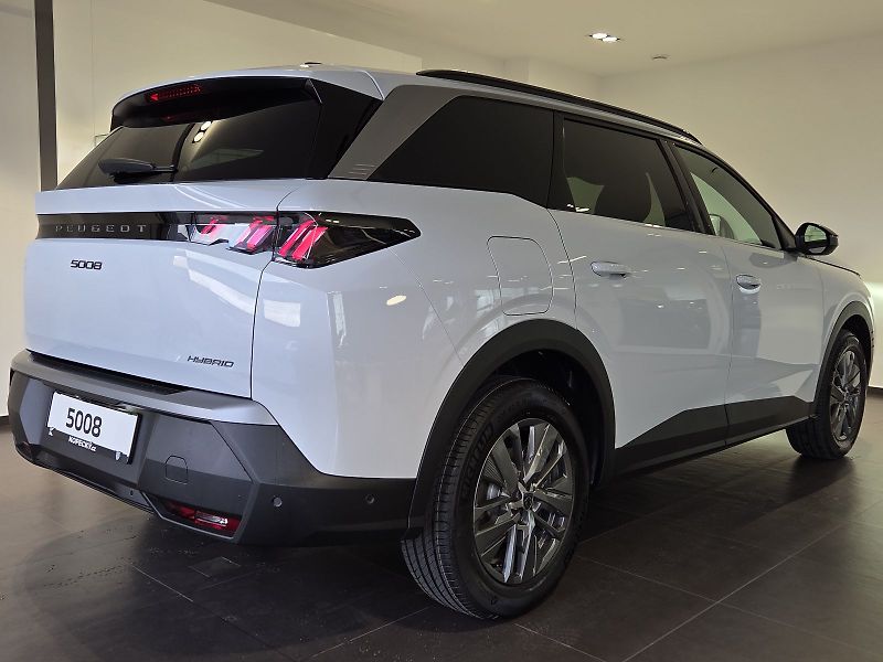Peugeot 5008 (2025) ALLURE Hybrid 145 e-DCS6 - fotka 7 z 15