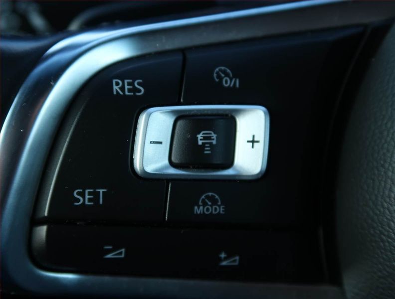 Volkswagen Arteon (2017) R-line 2.0 BiTDI 4Motion, 4X4 - fotka 20 z 32