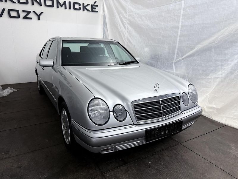 Mercedes-Benz Třídy E (1997) 200i,kompressor,Elegance - fotka 6 z 31