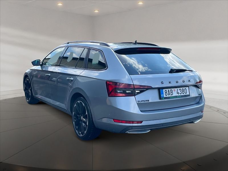 Škoda Superb 2,0 TDI Sportline 4x4 DSG - fotka 4 z 11