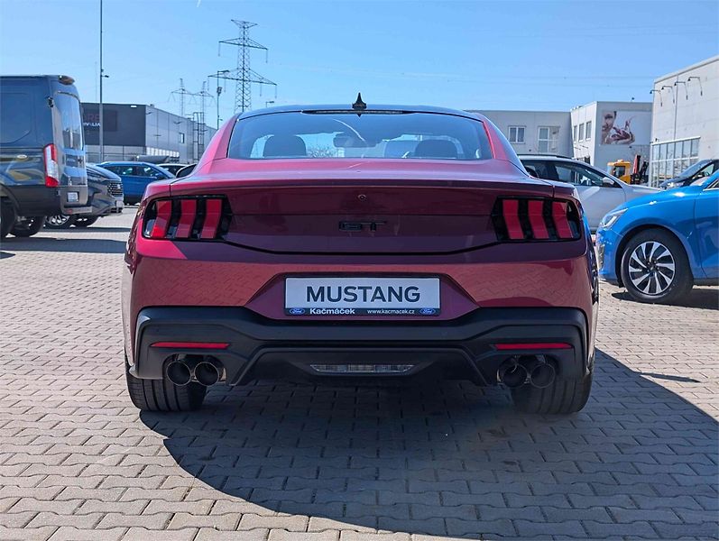 Ford Mustang (2026) V8 GT, Fastback, 5.0 GT 328 kW - fotka 4 z 24