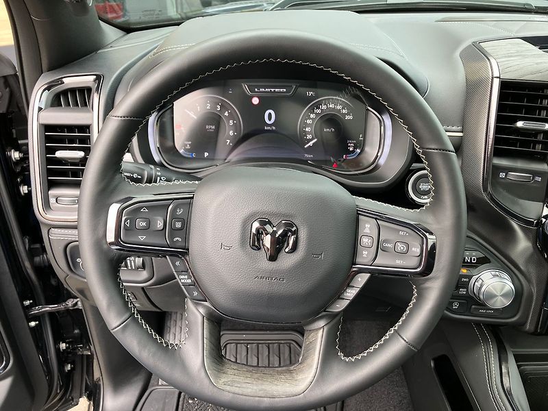 Dodge RAM (2025) 3.0 I6 548k LIMITED NIGHT RAMB - fotka 34 z 81