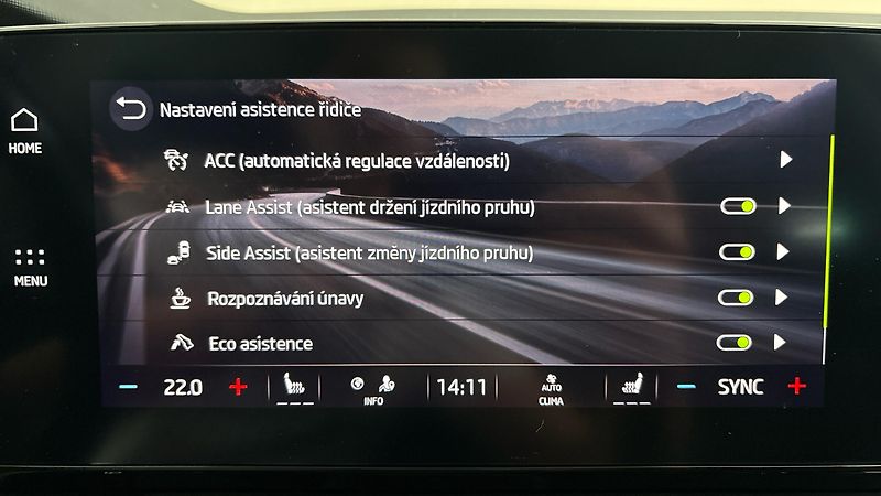Škoda Octavia 2.0 TDI DSG 4x4 Scout Combi - fotka 24 z 28