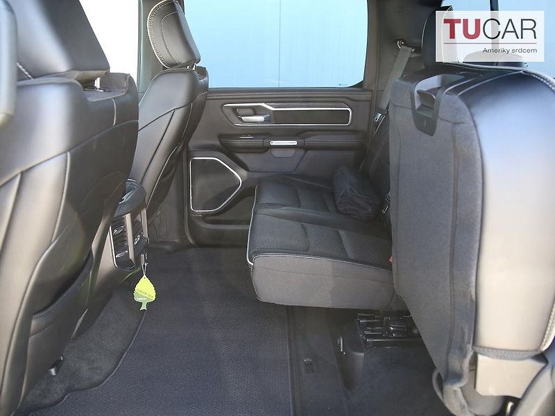 RAM 1500 (2025) Laramie 5.7 V8 HEMI  - fotka 41 z 47