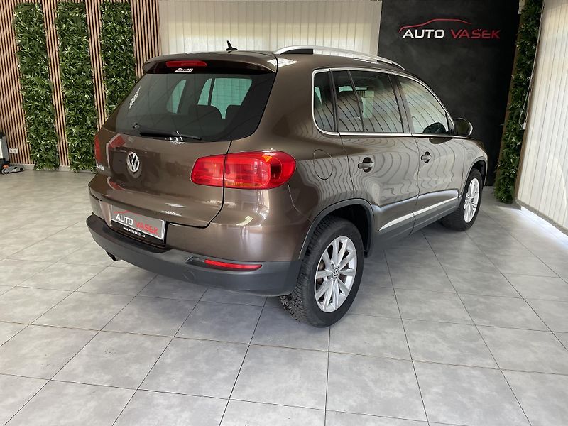 Volkswagen Tiguan 2.0 TDi DSG 4x4 SERVISKA TZ  - fotka 11 z 27
