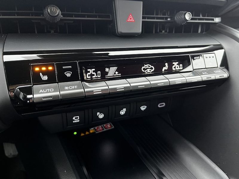 Toyota C-HR 2.0 Plug-in Hybrid ODBĚR IHNED - fotka 19 z 29