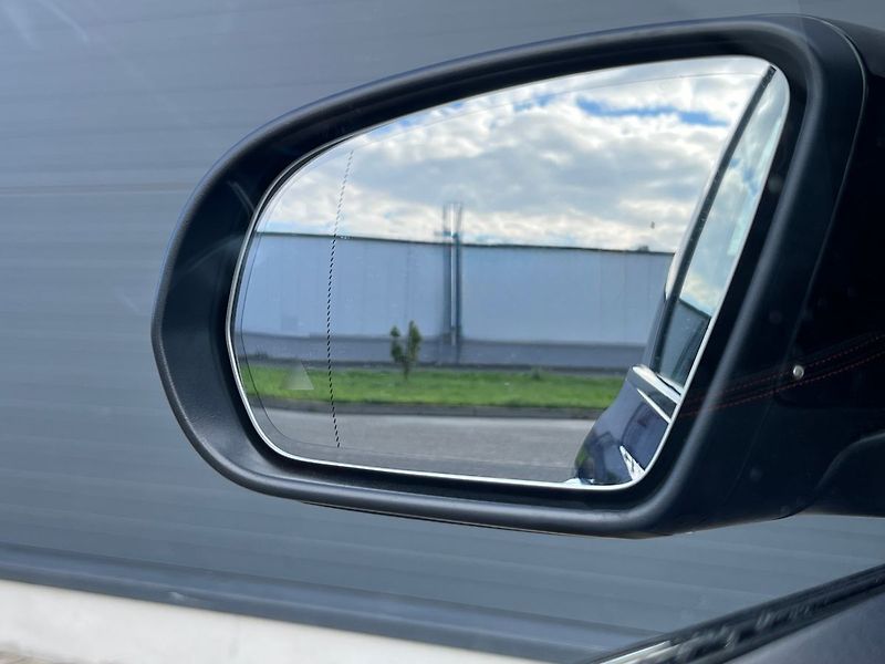 Mercedes-Benz GLB 220d-4MATIC-AMG-140KW - fotka 42 z 43