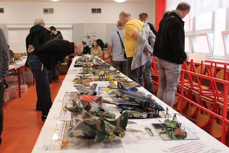 Vítězný model kategorie závodních vozů seniorů, Bugatti Type 35B Přemysla Bartoše. Se skutečným vozem si Eliška Junková dojela pro 5. místo při závodě Targa Florio 1928.