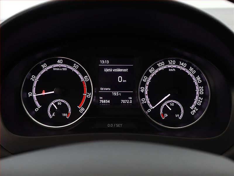 Škoda Rapid (2018) 1.0 TSI, Tempomat - fotka 9 z 16