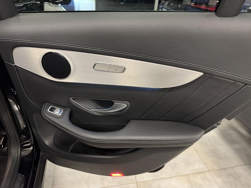 Mercedes-Benz GLC (2017) 350e 4M AMG - fotka 25 z 42