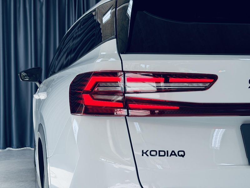 Škoda Kodiaq (2026) Sport-Line*142kw*4M*ZÁR.5L*TOP - fotka 9 z 46