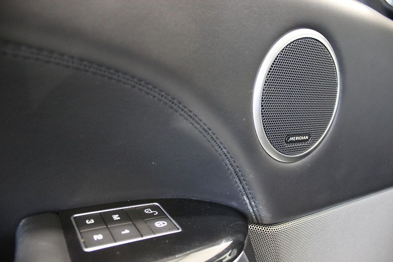 Land Rover Range Rover Sport 3,0 SDV6 AUTOBIGRAHPY DYNAMIC  - fotka 13 z 37