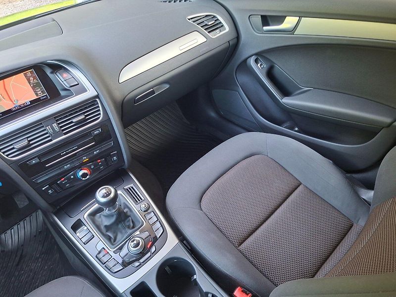 Audi A4 Allroad (2012) 2.0TDI 130kW MAN QUATTRO - fotka 13 z 43