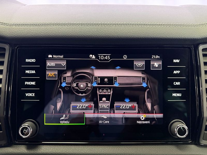 Škoda Kodiaq 2.0 TDI DSG 4X4 SPORTLINE, ACC - fotka 16 z 30