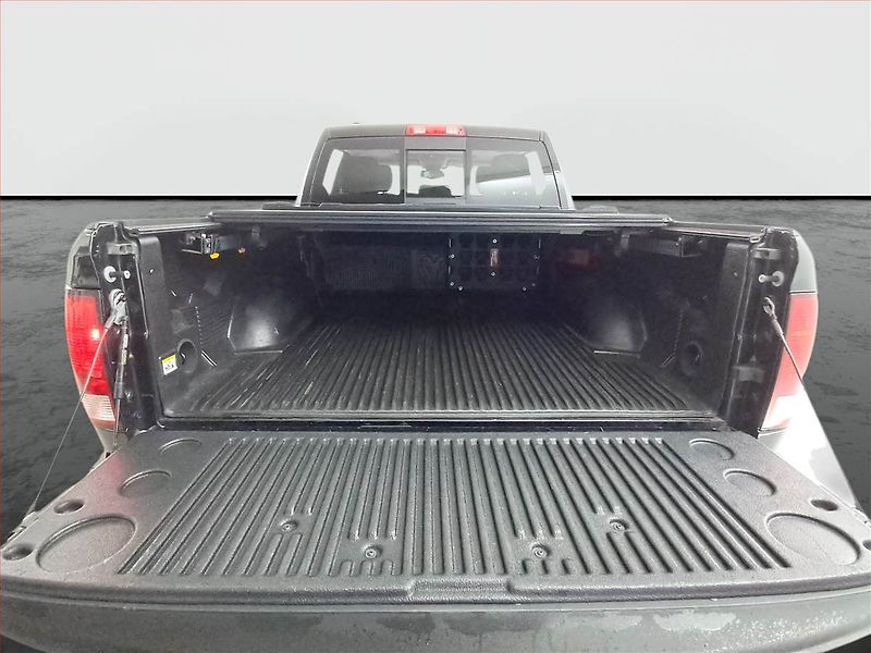 RAM 1500 (2022) 5.7 V8 Hemi - fotka 14 z 18