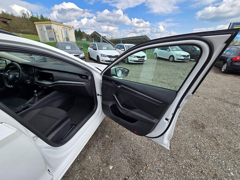Škoda Octavia (2023) 1.5 TGi 96KW Amb - fotka 20 z 23
