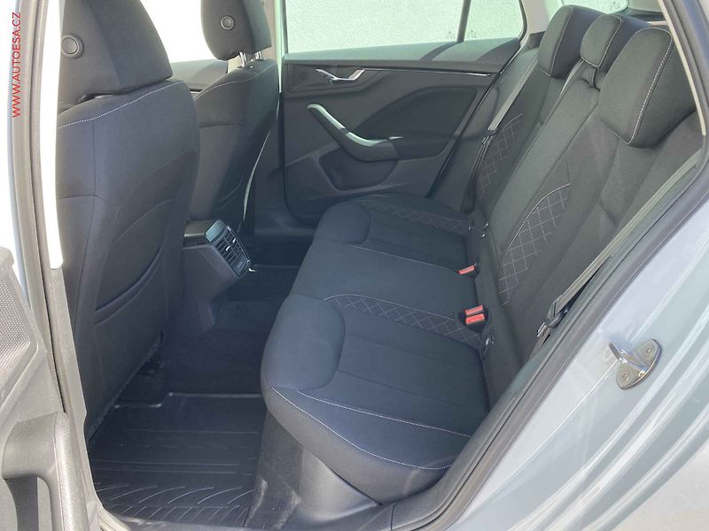 Škoda Kamiq (2020) 1.0 TSi, Ambition Plus, navi - fotka 10 z 20