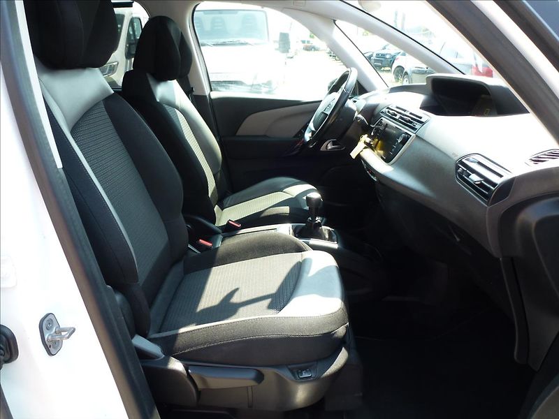 Citroën C4 Picasso 1,2 PureTech 130 S&S MAN6 NAVI - fotka 31 z 56