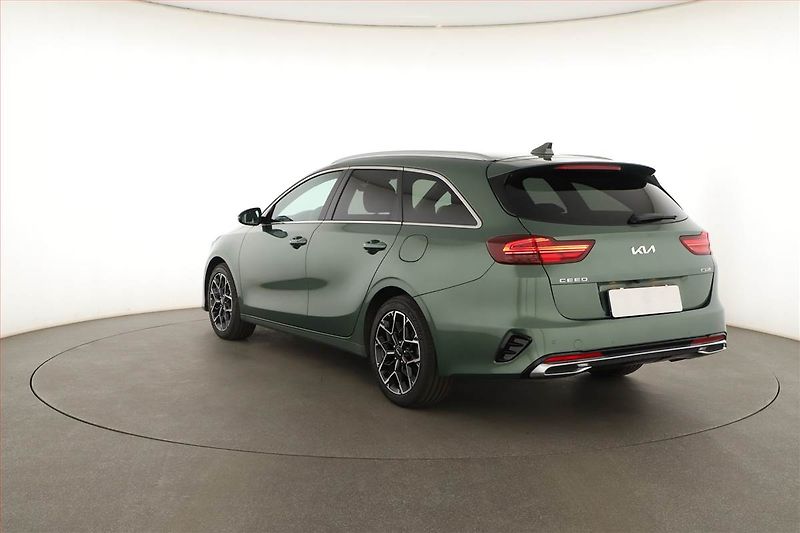 Kia Ceed (2025) 1.5 T-GDI, GT LINE, Automat - fotka 4 z 18