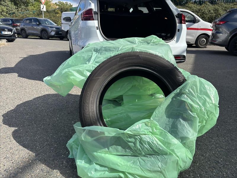 Kia Ceed 1,5 TGDi TOP ZÁRUKA TOP STAV - fotka 39 z 42