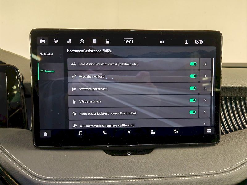 Škoda Superb (2025) Combi 2.0 TDI 142 kW DSG 4x4 S - fotka 11 z 36