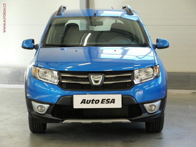 Dacia Sandero (2015) 0.9 TCe, ČR, AC, temp, tažné - fotka 2 z 16