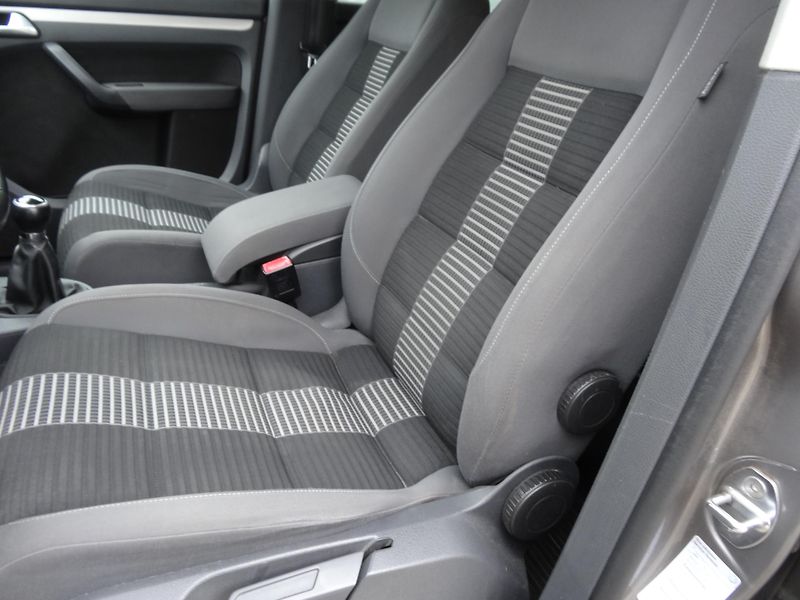 Volkswagen Touran 1.4TSi  Style Plná nádrž - fotka 13 z 13
