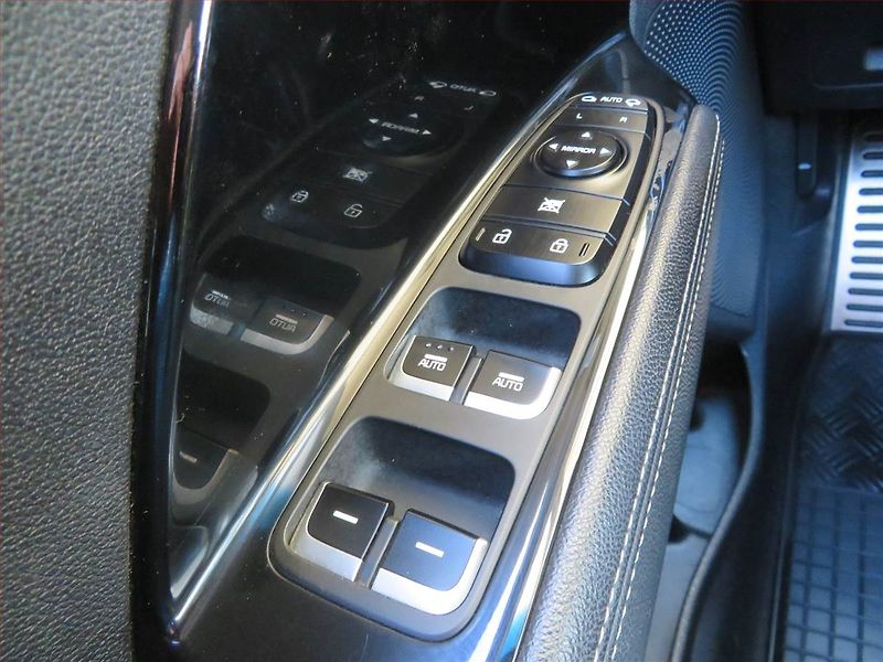 Kia Niro (2019) Hybrid, Automat, Serv.kniha - fotka 19 z 19