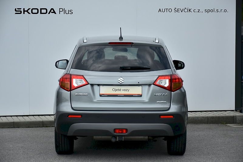 Suzuki Vitara (2017) 1.4 BoosterJet 4x4 automat - fotka 18 z 24