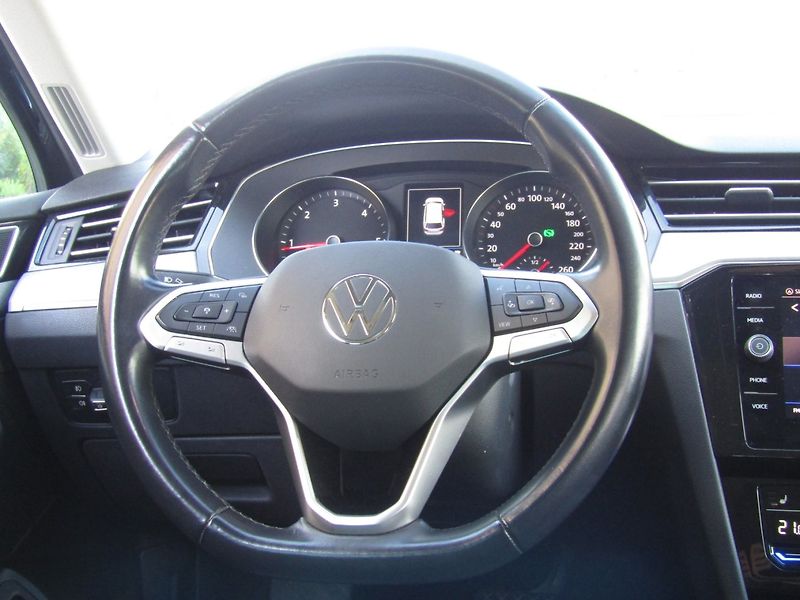 Volkswagen Passat (2021) 2.0 TDI DSG ACC - fotka 16 z 45