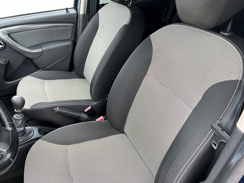 Dacia Duster (2014) 1.6i 4x4! Klima! Tažné! - fotka 14 z 18