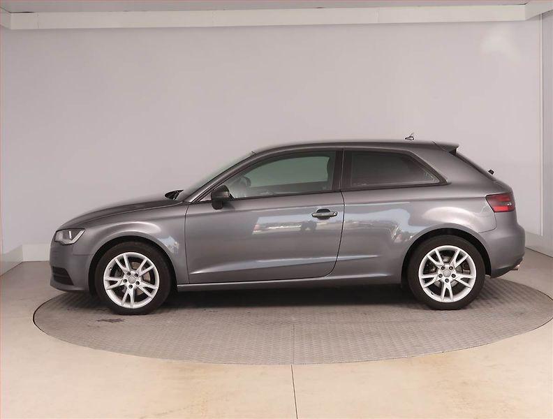 Audi A3 (2015) 1.6 TDI, Automat, Navi - fotka 3 z 17