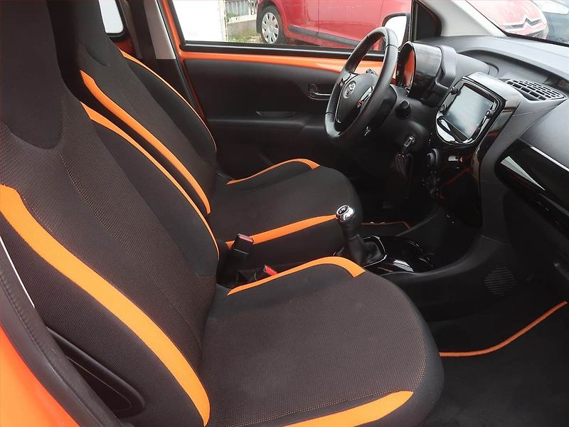 Toyota Aygo (2019) x-play 1.0 VVT-i, Serv.kniha - fotka 9 z 14