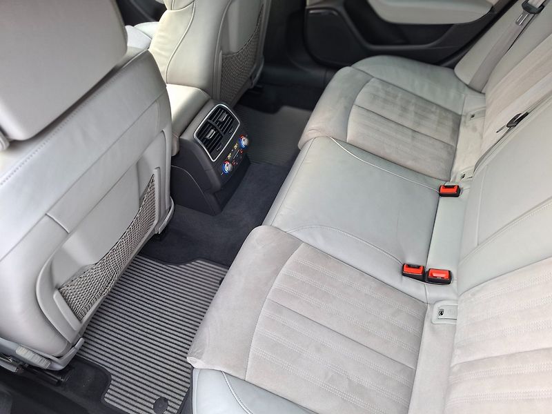 Audi A6 Allroad (2014) 3.0TDI 150kW S-TRONIC -VÝBAVA - fotka 38 z 47