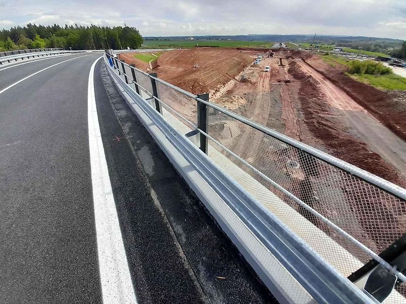 Otevření nového mostu na takzvané jesenické křižovatce. Pátek 16. května 2025.