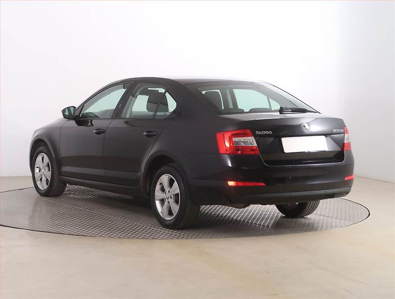 Škoda Octavia (2014) Ambition 2.0 TDI, Automat - fotka 4 z 18