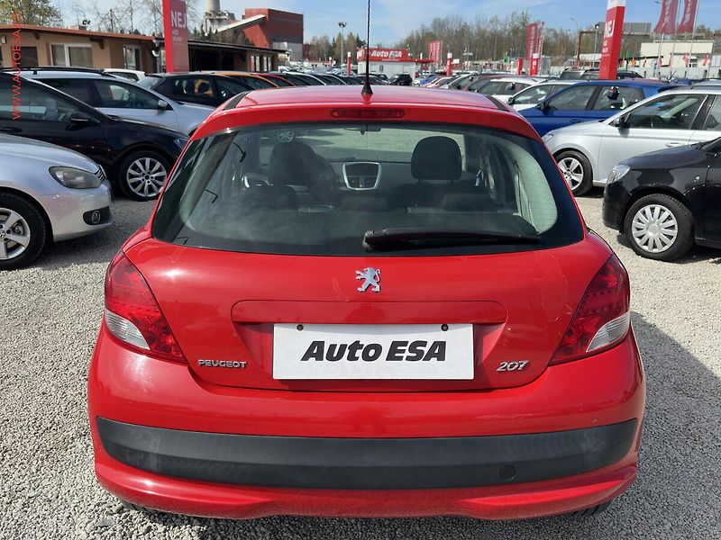 Peugeot 207 (2012) 1.4i, 2.maj,ČR, AC - fotka 5 z 16