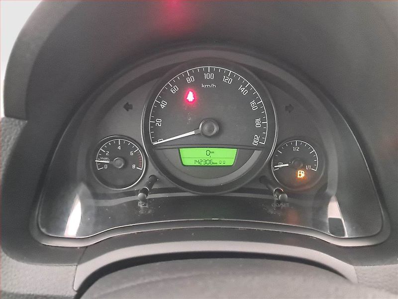 Škoda Citigo (2012) Ambition 1.0 MPI, ČR,1.maj - fotka 11 z 15
