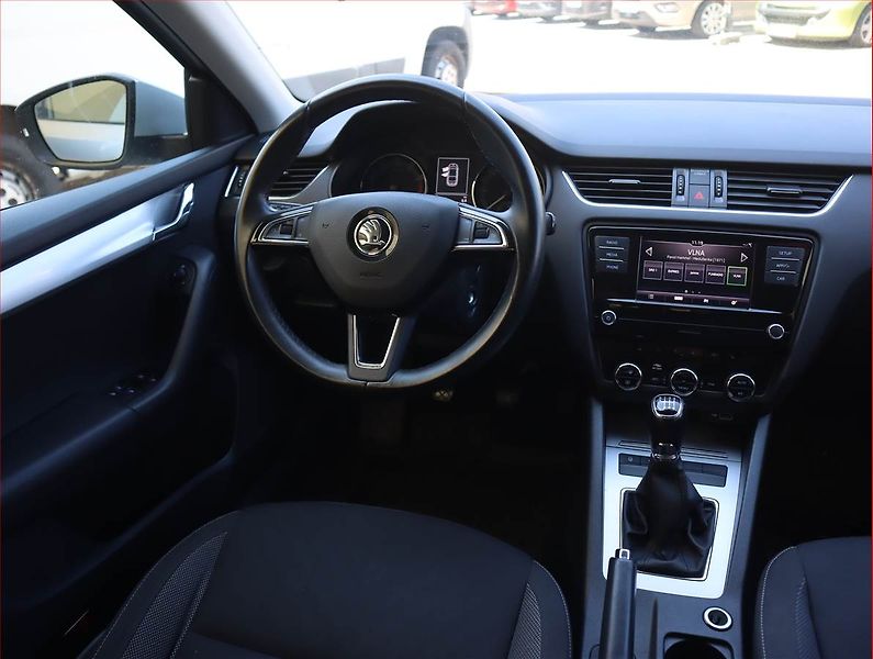 Škoda Octavia (2018) Ambition Plus 1.5 TSI - fotka 7 z 18