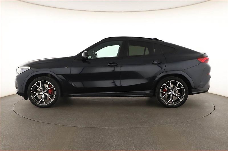 BMW X6 (2022) xDrive40i - fotka 3 z 20