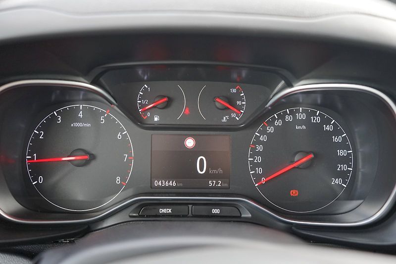 Opel Combo (2023) CDTI 96 kW N1 Elegance - fotka 11 z 27