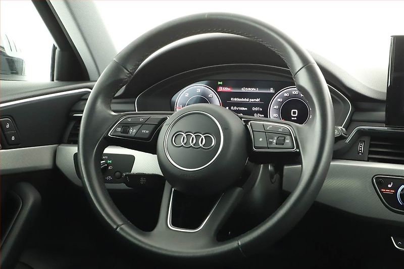 Audi A4 (2022) 40 TDI - fotka 8 z 17