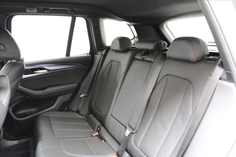 BMW X3 20d xDrive/M-Paket/Tažné - fotka 29 z 39