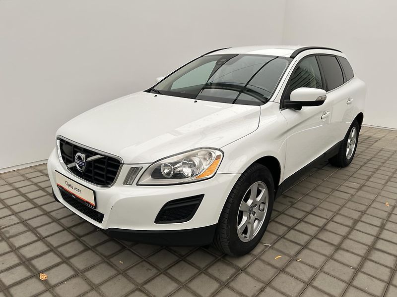 Volvo XC60 2.4 D4 4x4 Momentum - fotografie inzerátu