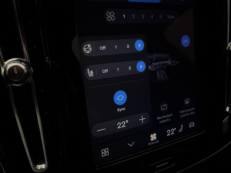Volvo XC40 B4 DARK ULTRA REZERVACE - fotka 44 z 48